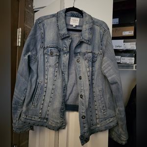 NWOT Torrid Size 3, denim jacket with skulls